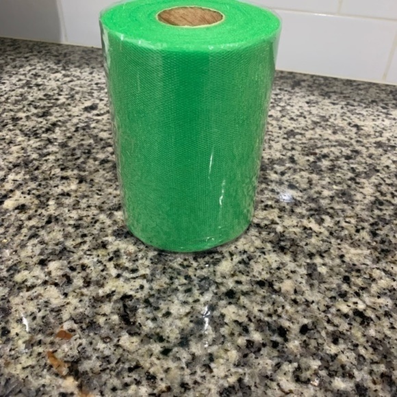 Tulle 4 XL Rolls Kelly Green 6” Tulle New Excellent Quality NWT NEW - Picture 5 of 6